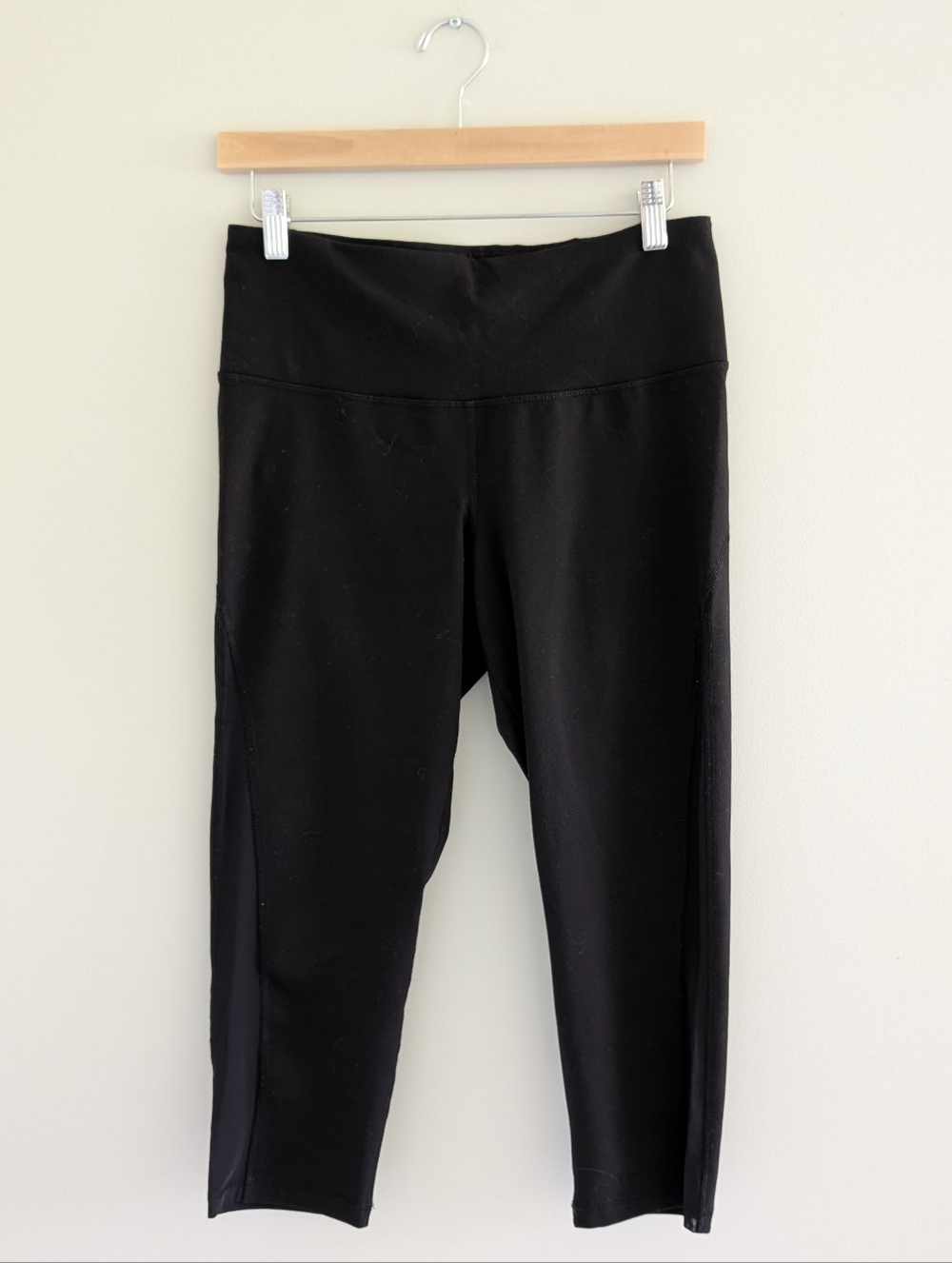 Old Navy Active Black Cropped Go-Dry Leggings